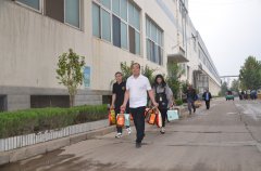 國慶中秋  員工“有?！? /></div>
			<div   id=